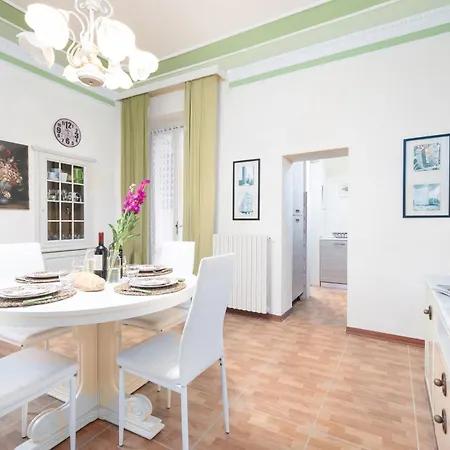 Villino Clara Feriehus *